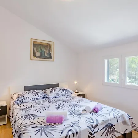 شقة With Parking Space Milna, Brac - 11088 *