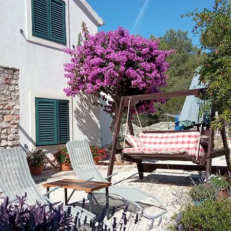 Apartment With Parking Space Milna, Brac - 11088 *